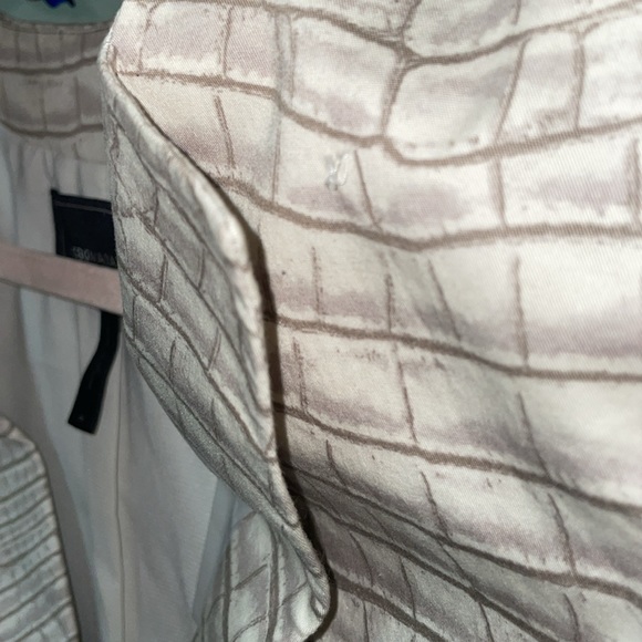 BCBG Max Azria alligator print blazer. - Picture 8 of 8